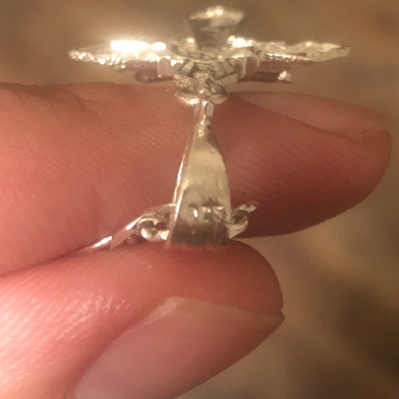 925 Sterling Silver Diamond Cut Crucifix & Chain - Picture 3 of 8